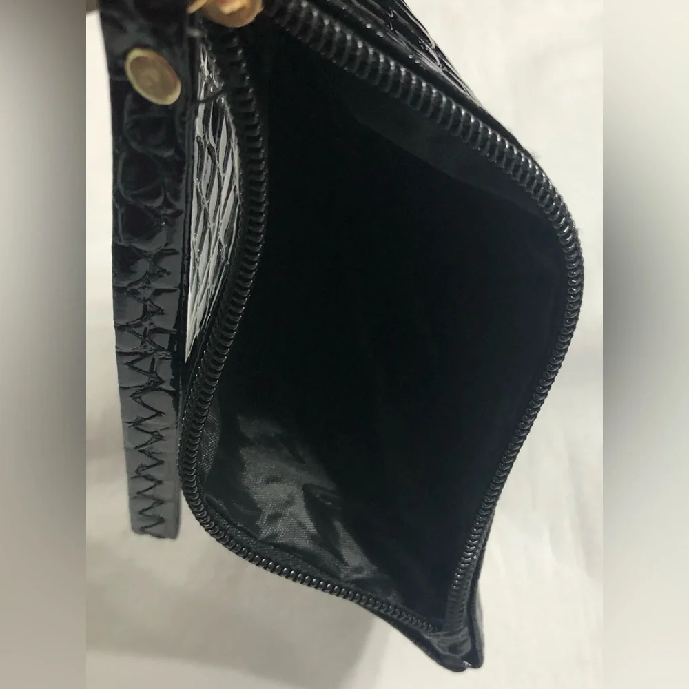 Women’s wristlet wallet brown crocodile. 4”H X 7-3/4”L